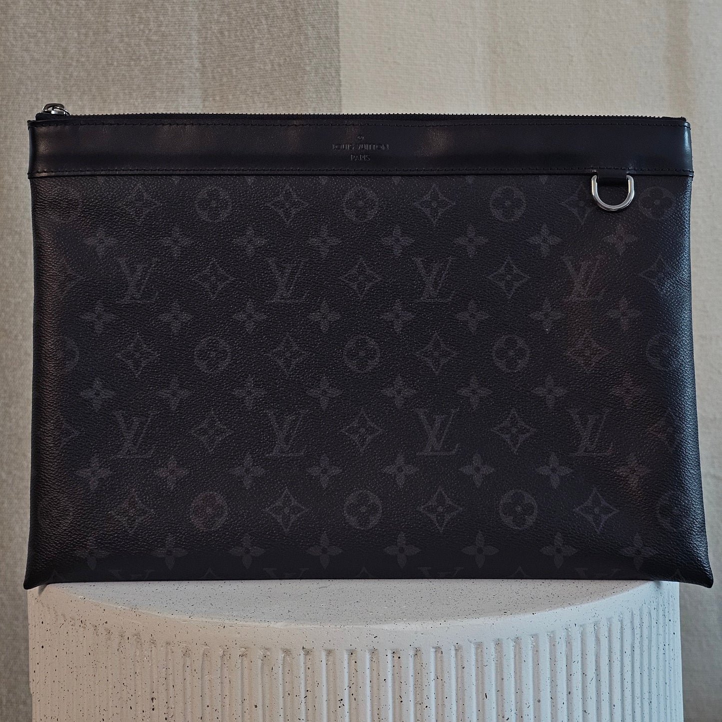 Louis Vuitton Discovery Pochette Monogram Eclipse